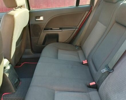 Красный Форд Мондео, объемом двигателя 1.8 л и пробегом 352 тыс. км за 3000 $, фото 6 на Automoto.ua