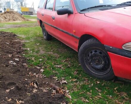 Красный Форд Мондео, объемом двигателя 1.8 л и пробегом 256 тыс. км за 800 $, фото 4 на Automoto.ua