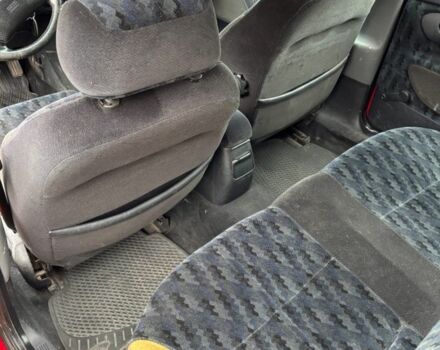 Красный Форд Мондео, объемом двигателя 1.6 л и пробегом 300 тыс. км за 1100 $, фото 3 на Automoto.ua