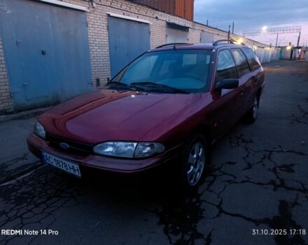 Червоний Форд Мондео, об'ємом двигуна 1.8 л та пробігом 300 тис. км за 1050 $, фото 1 на Automoto.ua