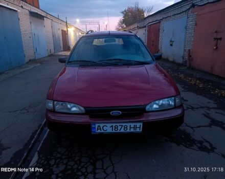 Червоний Форд Мондео, об'ємом двигуна 1.8 л та пробігом 300 тис. км за 1050 $, фото 2 на Automoto.ua