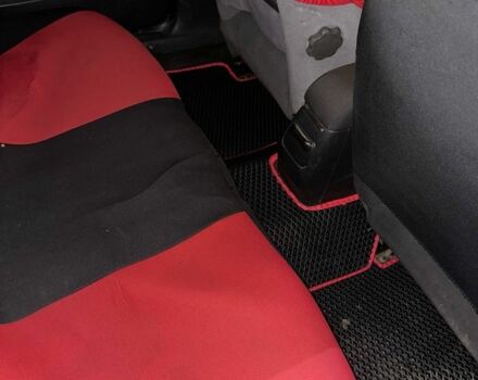 Красный Форд Мондео, объемом двигателя 1.8 л и пробегом 370 тыс. км за 2200 $, фото 6 на Automoto.ua