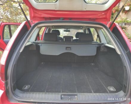 Красный Форд Мондео, объемом двигателя 2 л и пробегом 285 тыс. км за 3200 $, фото 3 на Automoto.ua