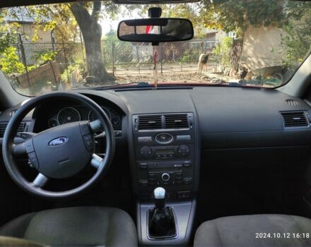 Красный Форд Мондео, объемом двигателя 2 л и пробегом 285 тыс. км за 3200 $, фото 1 на Automoto.ua