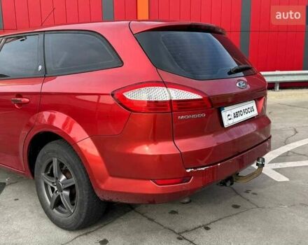 Красный Форд Мондео, объемом двигателя 2 л и пробегом 266 тыс. км за 5790 $, фото 5 на Automoto.ua