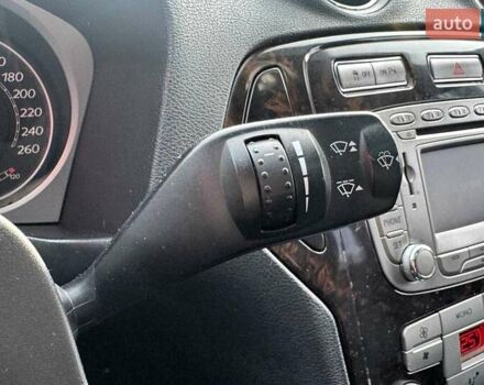 Красный Форд Мондео, объемом двигателя 2 л и пробегом 266 тыс. км за 5990 $, фото 19 на Automoto.ua