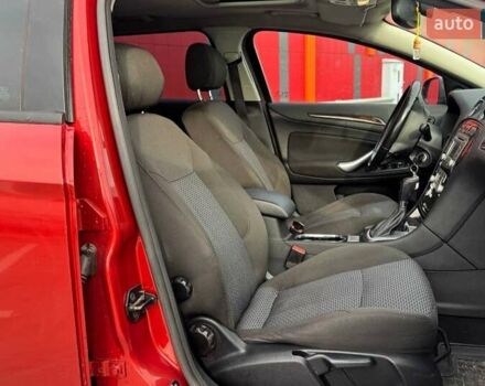 Красный Форд Мондео, объемом двигателя 2 л и пробегом 266 тыс. км за 5990 $, фото 11 на Automoto.ua