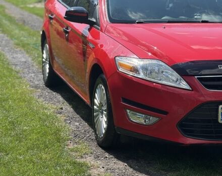 Красный Форд Мондео, объемом двигателя 2 л и пробегом 212 тыс. км за 6500 $, фото 2 на Automoto.ua