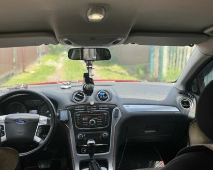 Красный Форд Мондео, объемом двигателя 2 л и пробегом 212 тыс. км за 6500 $, фото 6 на Automoto.ua