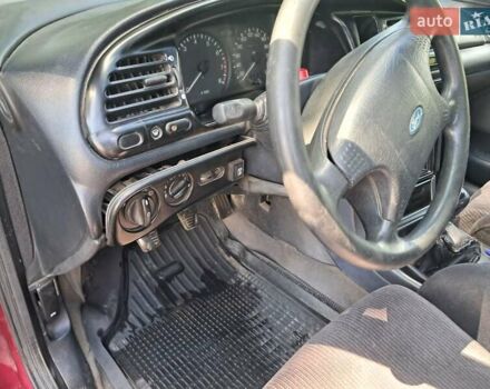 Червоний Форд Мондео, об'ємом двигуна 1.8 л та пробігом 413 тис. км за 1350 $, фото 23 на Automoto.ua