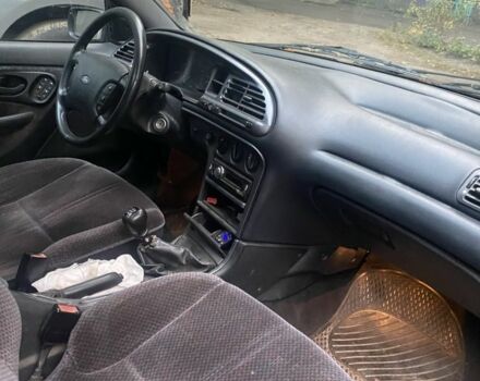 Червоний Форд Мондео, об'ємом двигуна 2 л та пробігом 3 тис. км за 1000 $, фото 1 на Automoto.ua