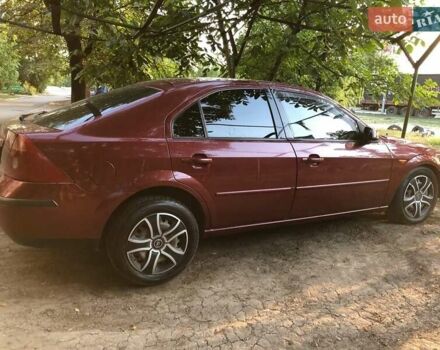 Красный Форд Мондео, объемом двигателя 2 л и пробегом 260 тыс. км за 2500 $, фото 1 на Automoto.ua