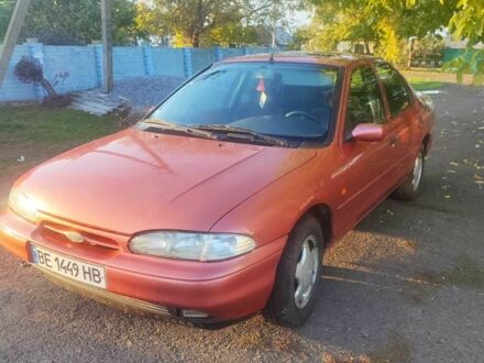 Красный Форд Мондео, объемом двигателя 2 л и пробегом 346 тыс. км за 2500 $, фото 1 на Automoto.ua