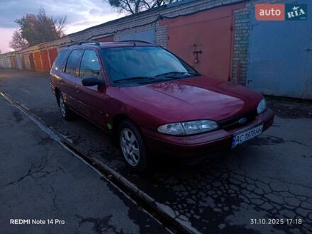 Форд Мондео 1996 в Луцке на Automoto.ua Красный Форд Мондео, объемом двигателя 1.75 л и пробегом 300 тыс. км за 1050 $, фото 1 на Automoto.ua