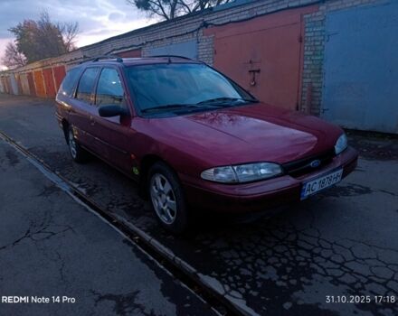 Красный Форд Мондео, объемом двигателя 1.8 л и пробегом 300 тыс. км за 1050 $, фото 1 на Automoto.ua