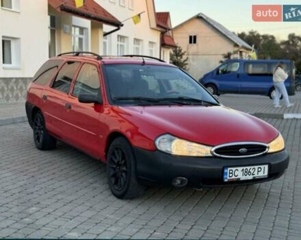 Красный Форд Мондео, объемом двигателя 1.8 л и пробегом 350 тыс. км за 1700 $, фото 1 на Automoto.ua