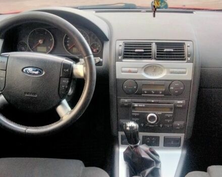 Красный Форд Мондео, объемом двигателя 2 л и пробегом 314 тыс. км за 3972 $, фото 1 на Automoto.ua