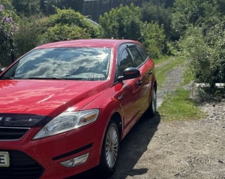 Червоний Форд Мондео, об'ємом двигуна 2 л та пробігом 212 тис. км за 7300 $, фото 1 на Automoto.ua