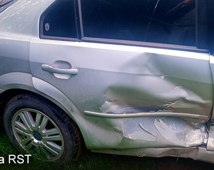 Форд Мондео, объемом двигателя 1.8 л и пробегом 0 тыс. км за 1300 $, фото 4 на Automoto.ua