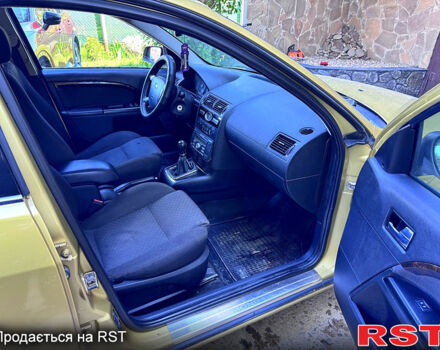 Жовтий Форд Мондео, об'ємом двигуна 1.8 л та пробігом 300 тис. км за 3000 $, фото 10 на Automoto.ua