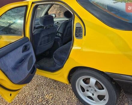 Жовтий Форд Мондео, об'ємом двигуна 2 л та пробігом 1 тис. км за 1700 $, фото 9 на Automoto.ua