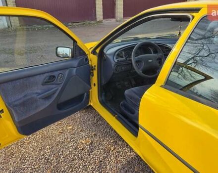 Жовтий Форд Мондео, об'ємом двигуна 2 л та пробігом 1 тис. км за 1700 $, фото 5 на Automoto.ua