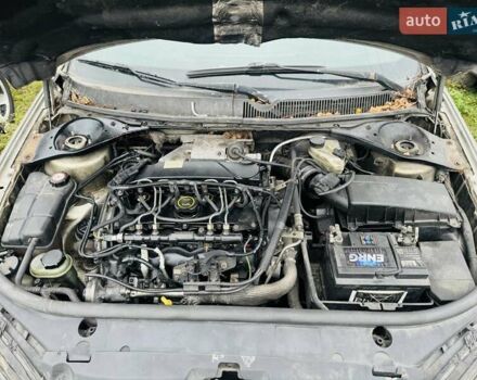 Желтый Форд Мондео, объемом двигателя 2 л и пробегом 390 тыс. км за 1999 $, фото 6 на Automoto.ua