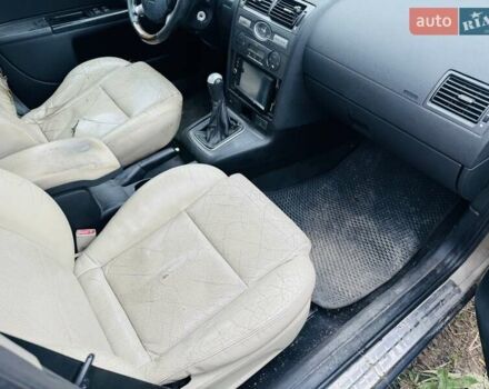 Желтый Форд Мондео, объемом двигателя 2 л и пробегом 390 тыс. км за 1999 $, фото 9 на Automoto.ua