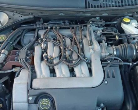 Серый Форд Мондео, объемом двигателя 2.5 л и пробегом 74 тыс. км за 4072 $, фото 8 на Automoto.ua