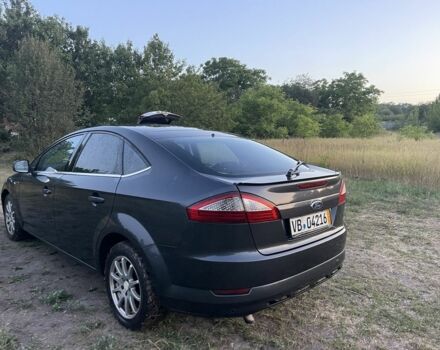Сірий Форд Мондео, об'ємом двигуна 2 л та пробігом 295 тис. км за 4087 $, фото 2 на Automoto.ua