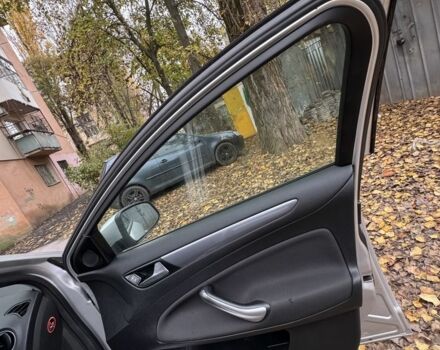 Серый Форд Мондео, объемом двигателя 2 л и пробегом 322 тыс. км за 4200 $, фото 18 на Automoto.ua