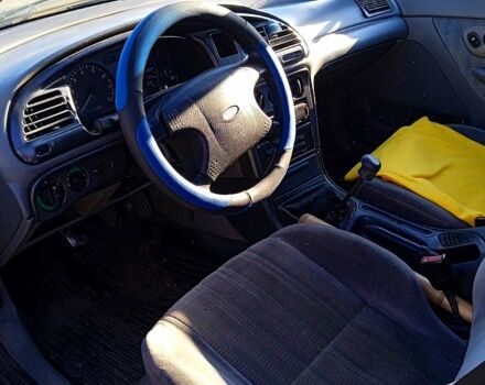 Сірий Форд Мондео, об'ємом двигуна 16 л та пробігом 160 тис. км за 1100 $, фото 4 на Automoto.ua