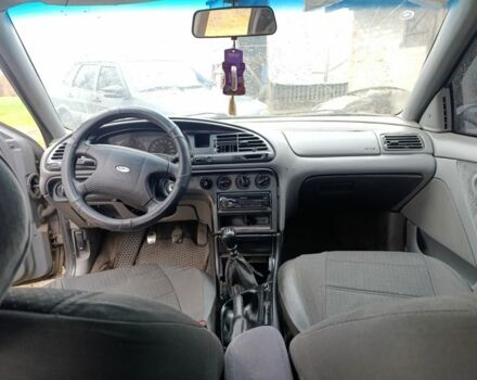 Серый Форд Мондео, объемом двигателя 1.8 л и пробегом 438 тыс. км за 900 $, фото 5 на Automoto.ua