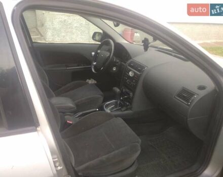 Сірий Форд Мондео, об'ємом двигуна 2 л та пробігом 328 тис. км за 4500 $, фото 6 на Automoto.ua