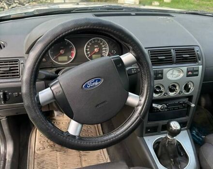 Серый Форд Мондео, объемом двигателя 1.8 л и пробегом 320 тыс. км за 1700 $, фото 16 на Automoto.ua