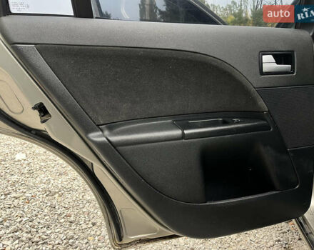 Серый Форд Мондео, объемом двигателя 2 л и пробегом 172 тыс. км за 4300 $, фото 15 на Automoto.ua