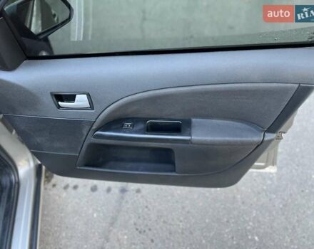 Форд Мондео 2002 в Черновцах на Automoto.ua Серый Форд Мондео, объемом двигателя 1.8 л и пробегом 271 тыс. км за 2600 $, фото 36 на Automoto.ua