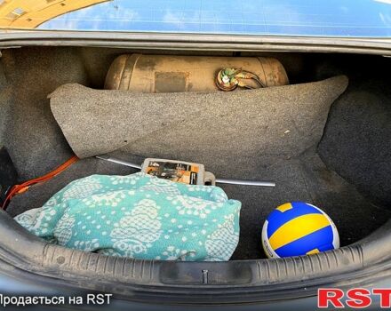 Сірий Форд Мондео, об'ємом двигуна 2 л та пробігом 331 тис. км за 3800 $, фото 11 на Automoto.ua