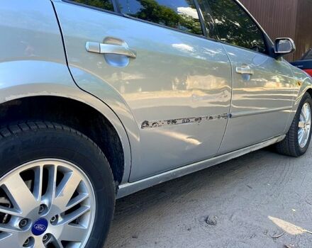 Сірий Форд Мондео, об'ємом двигуна 2 л та пробігом 331 тис. км за 3800 $, фото 5 на Automoto.ua