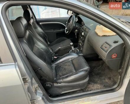 Серый Форд Мондео, объемом двигателя 2.5 л и пробегом 290 тыс. км за 3000 $, фото 2 на Automoto.ua