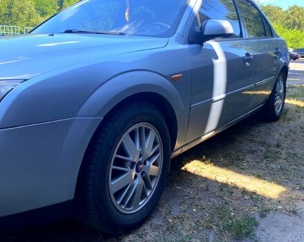 Сірий Форд Мондео, об'ємом двигуна 2 л та пробігом 331 тис. км за 3800 $, фото 2 на Automoto.ua