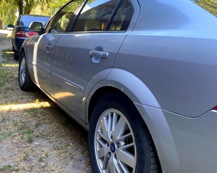 Сірий Форд Мондео, об'ємом двигуна 2 л та пробігом 331 тис. км за 3800 $, фото 4 на Automoto.ua