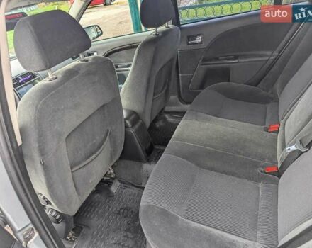 Форд Мондео 2004 в Монастырище на Automoto.ua Серый Форд Мондео, объемом двигателя 2 л и пробегом 287 тыс. км за 4100 $, фото 11 на Automoto.ua