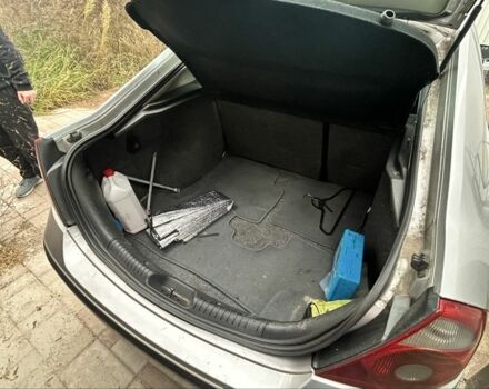 Сірий Форд Мондео, об'ємом двигуна 2 л та пробігом 287 тис. км за 1700 $, фото 6 на Automoto.ua