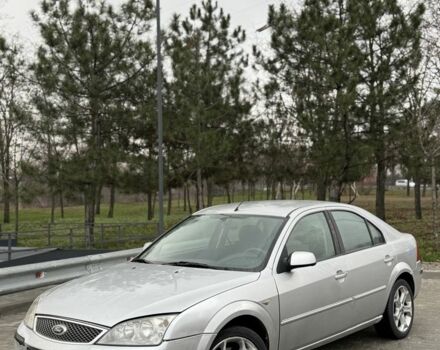 Сірий Форд Мондео, об'ємом двигуна 2 л та пробігом 268 тис. км за 1900 $, фото 1 на Automoto.ua