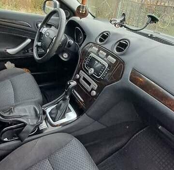 Серый Форд Мондео, объемом двигателя 2.3 л и пробегом 235 тыс. км за 6200 $, фото 3 на Automoto.ua