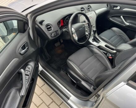 Серый Форд Мондео, объемом двигателя 2 л и пробегом 280 тыс. км за 3259 $, фото 2 на Automoto.ua