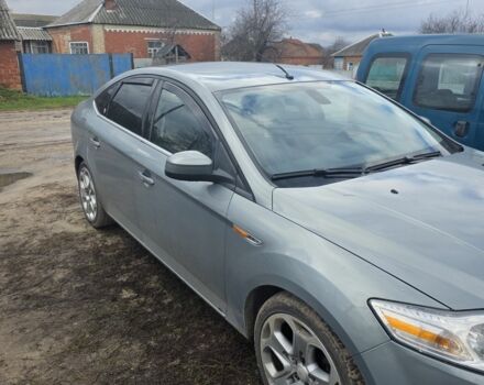 Серый Форд Мондео, объемом двигателя 1.8 л и пробегом 300 тыс. км за 4592 $, фото 1 на Automoto.ua