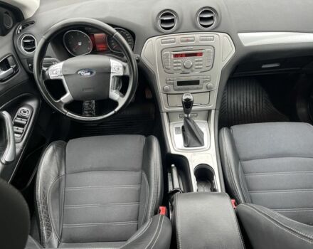 Серый Форд Мондео, объемом двигателя 2 л и пробегом 280 тыс. км за 3259 $, фото 1 на Automoto.ua