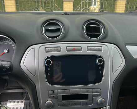 Серый Форд Мондео, объемом двигателя 2 л и пробегом 248 тыс. км за 7500 $, фото 7 на Automoto.ua